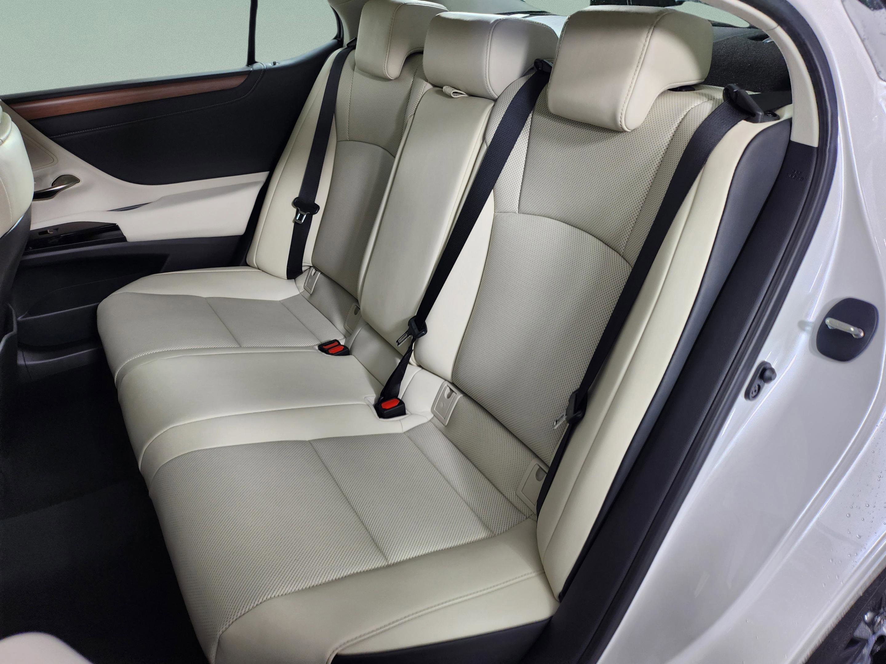 New 2025 Lexus ES 300h w/ Premium Package image 25