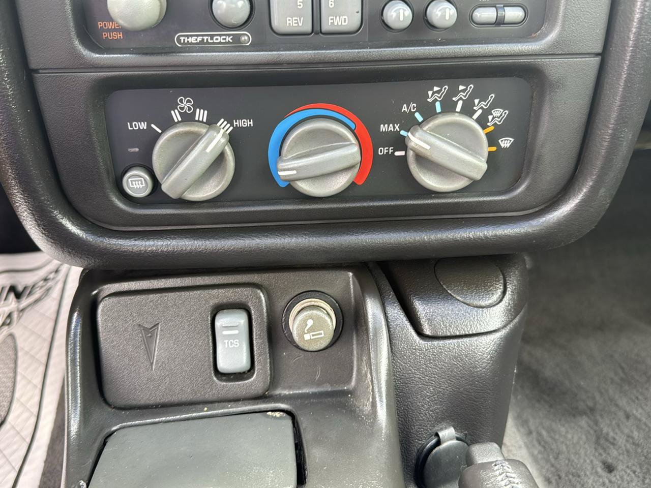 Used 2000 Pontiac Firebird Formula w/ Security Pkg RWD image 9