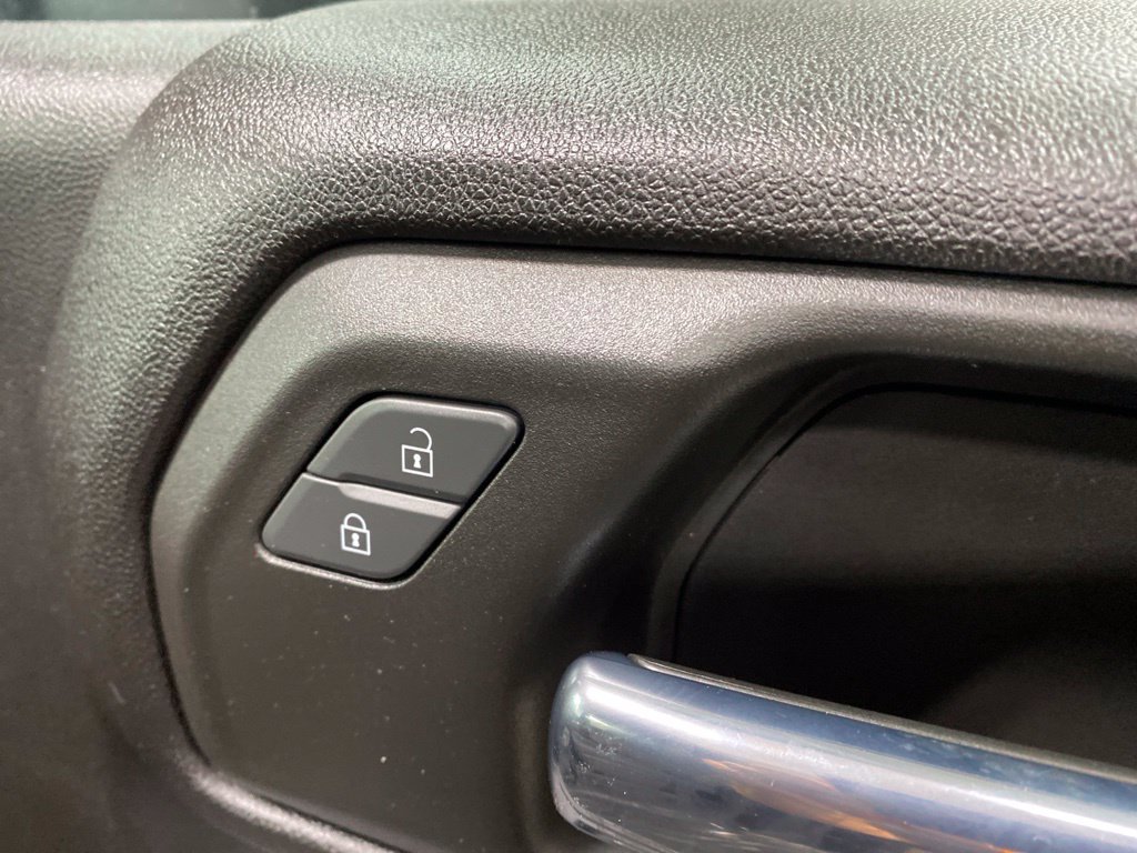 Used 2022 Chevrolet Silverado 2500 Custom w/ Custom Convenience Package AWD/4WD image 17