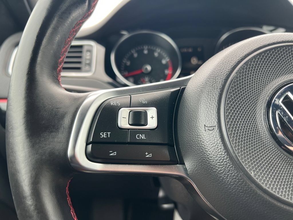 Used 2017 Volkswagen Jetta GLI FWD image 10