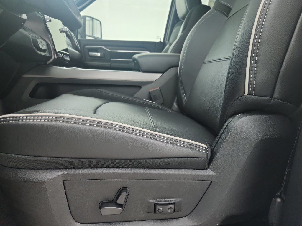 New 2026 RAM 2500 Laramie AWD/4WD image 11