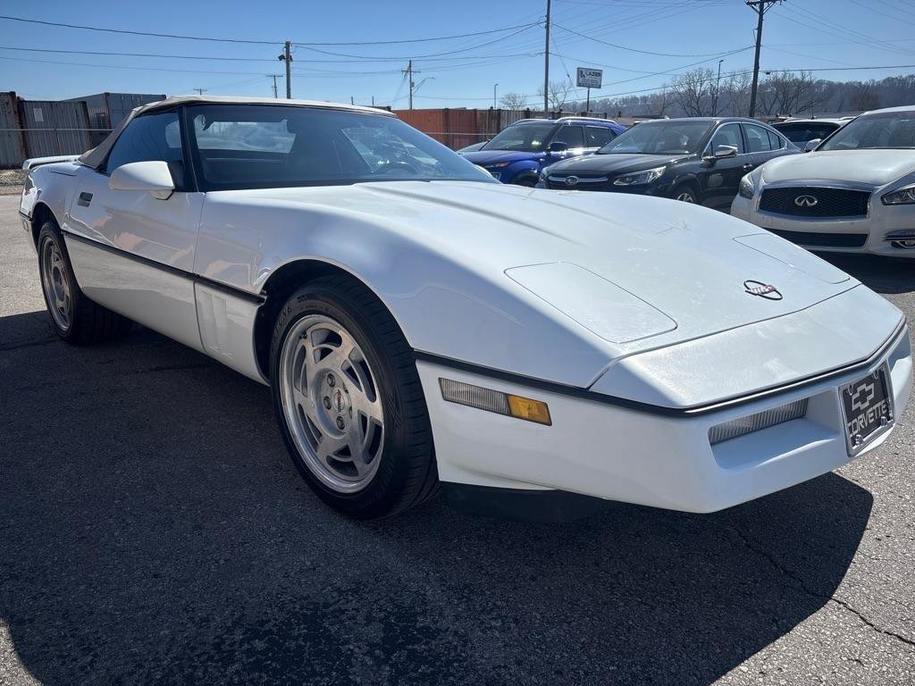 Used 1990 Chevrolet Corvette Convertible RWD image 5