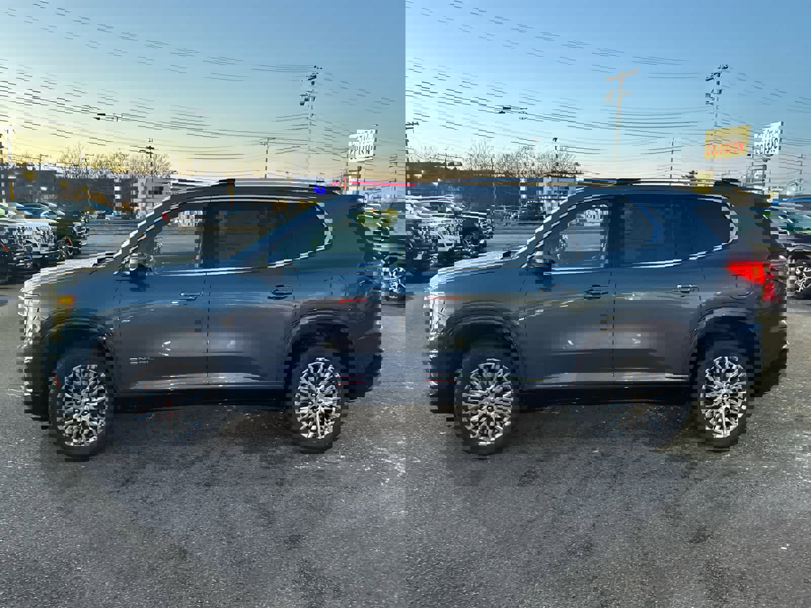 New 2026 GMC Acadia Denali w/ Super Cruise Package image 4