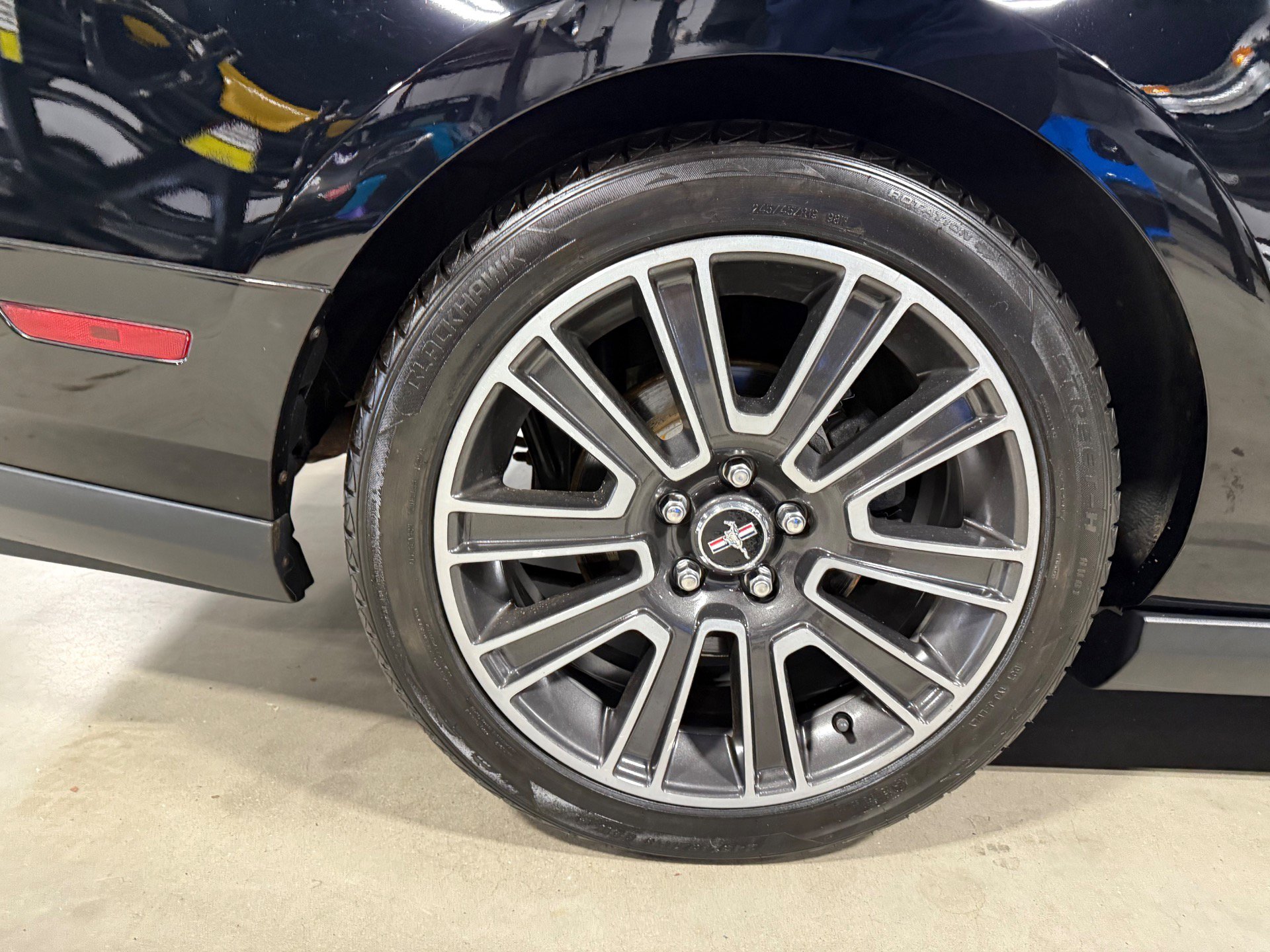 Used 2010 Ford Mustang GT image 14