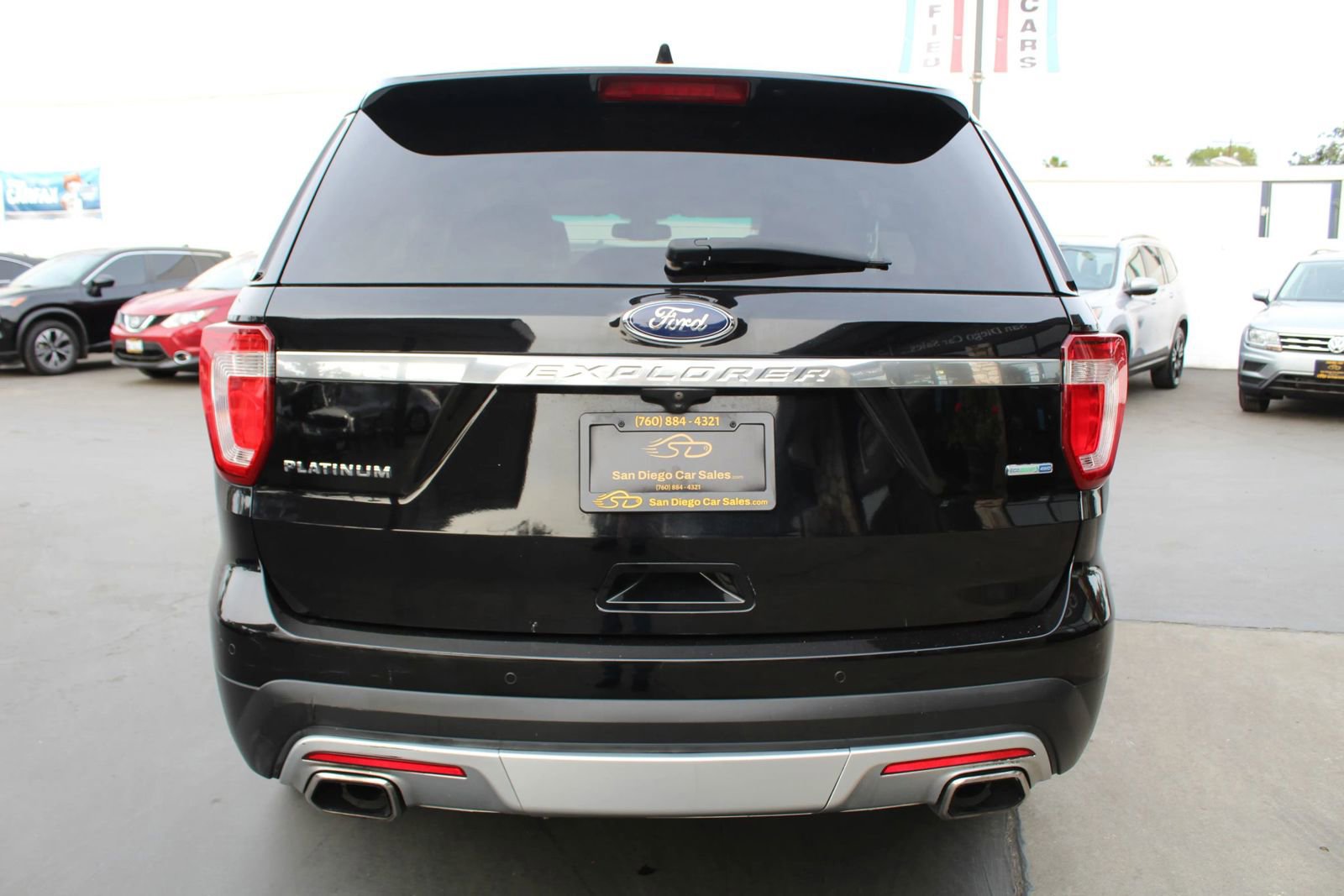Used 2016 Ford Explorer Platinum AWD/4WD image 4