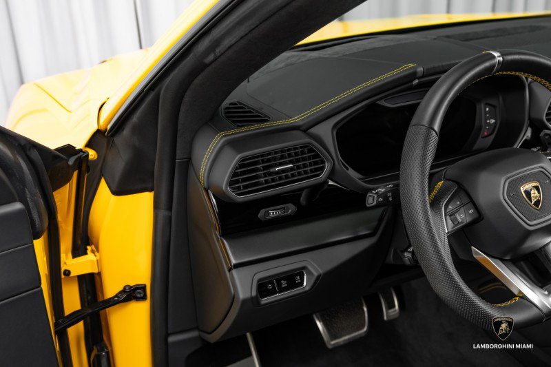 Used 2024 Lamborghini Urus S image 28