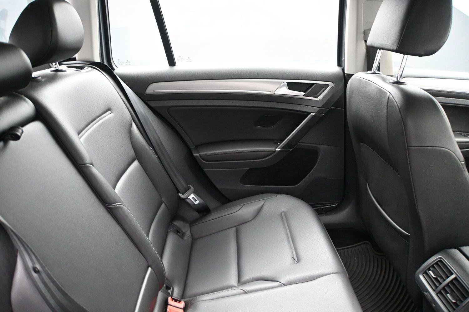 Used 2015 Volkswagen Golf SE FWD image 20