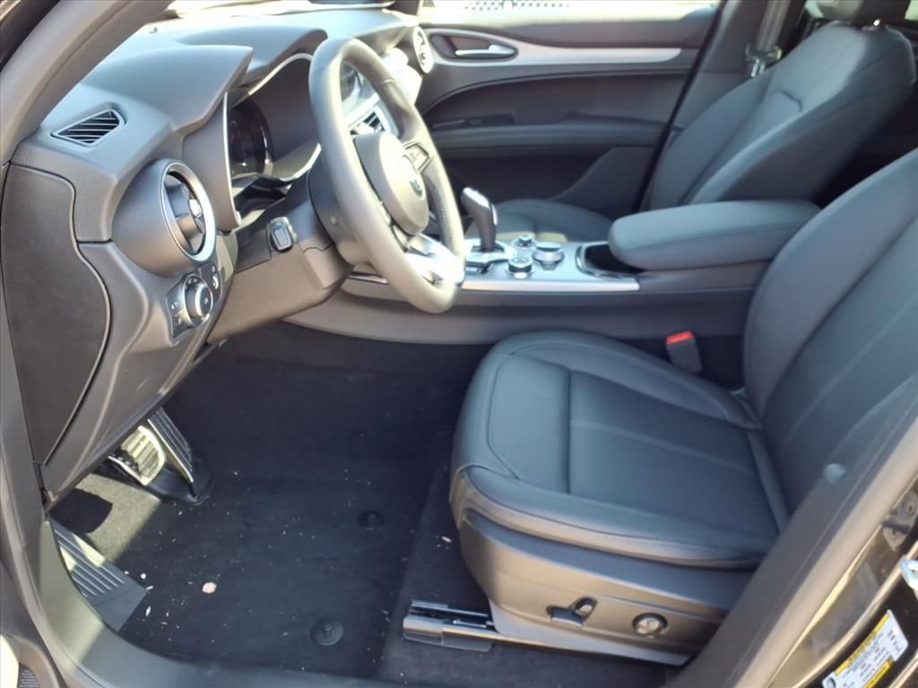 New 2026 Alfa Romeo Stelvio Sprint w/ Convenience Package image 13