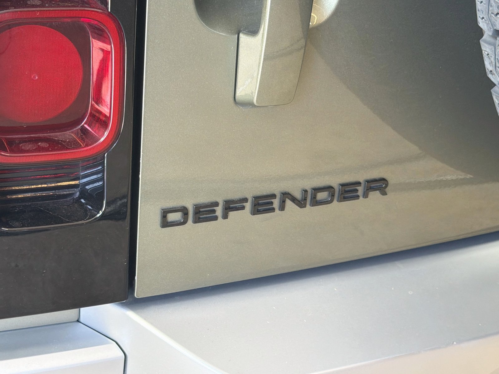 Used 2023 Land Rover Defender 110 S AWD/4WD image 29