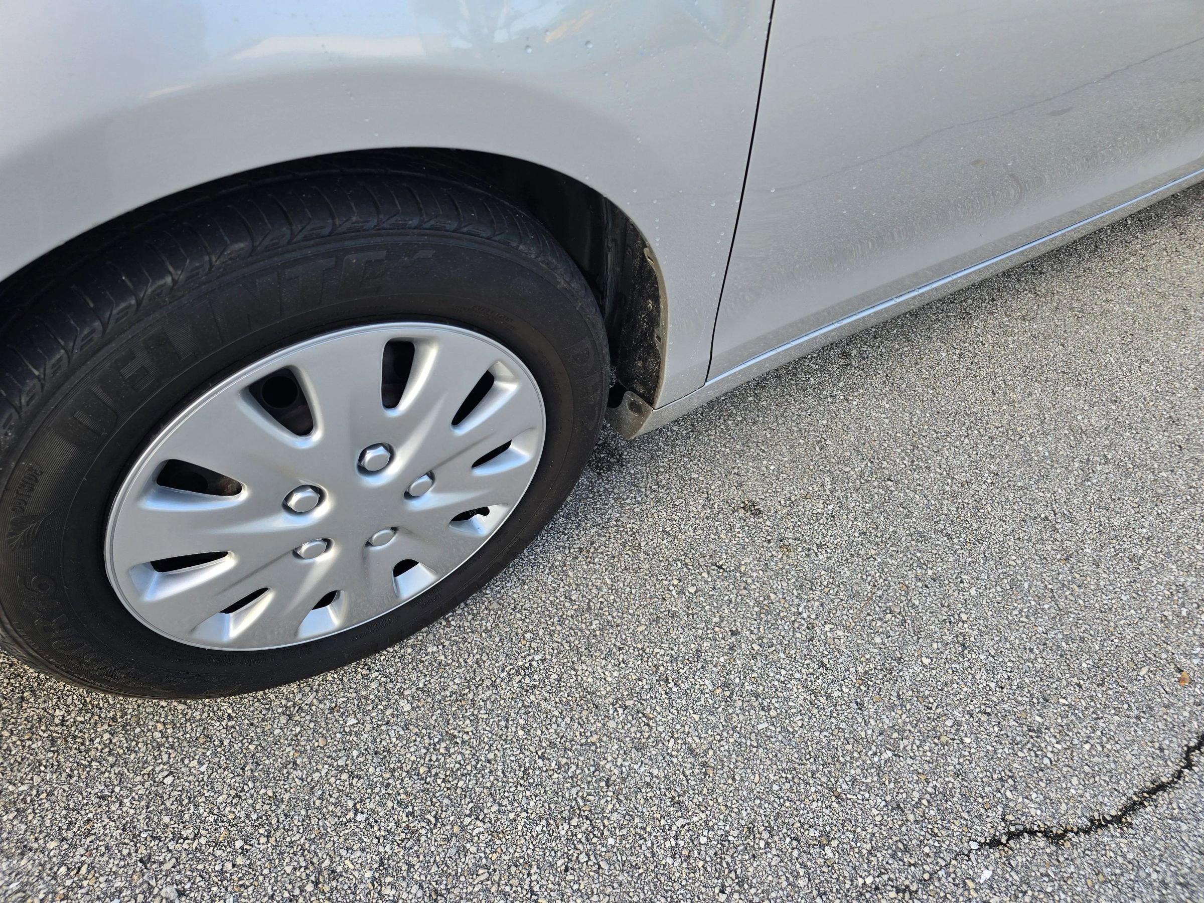 Used 2011 Toyota Camry FWD image 14