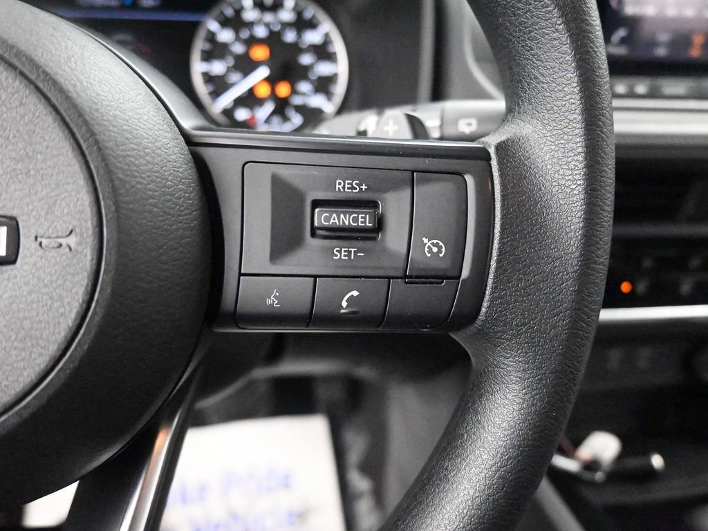 Used 2024 Nissan Rogue S image 33