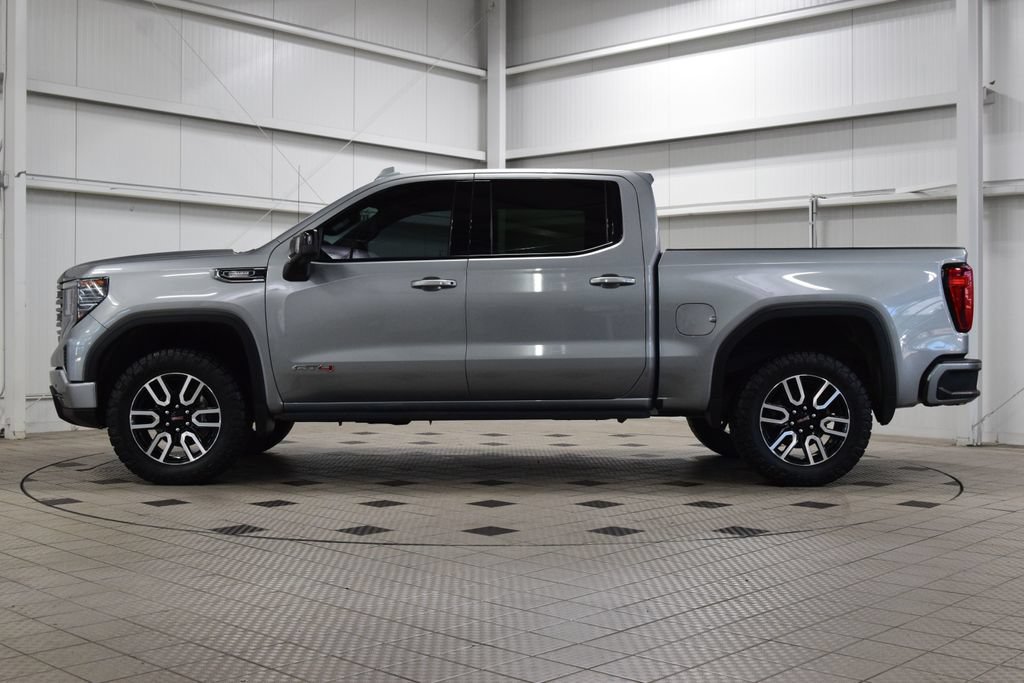 Used 2023 GMC Sierra 1500 AT4 w/ Technology Package AWD/4WD image 4