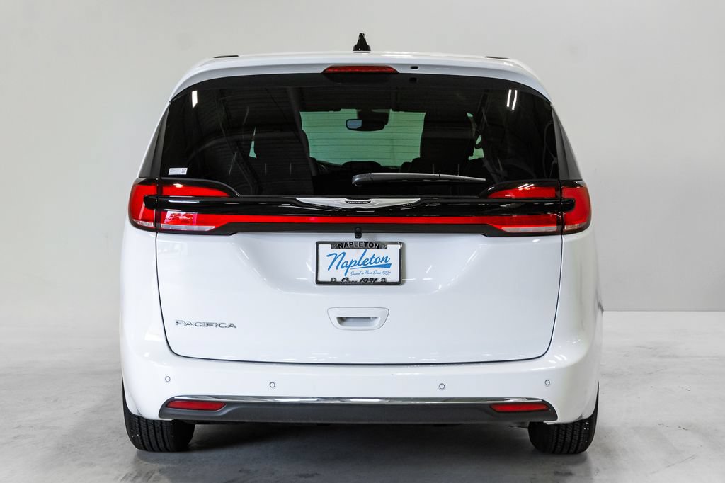 New 2026 Chrysler Pacifica Select FWD image 29