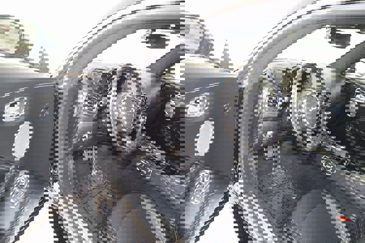 Used 2019 Aston Martin V8 Vantage Coupe image 39