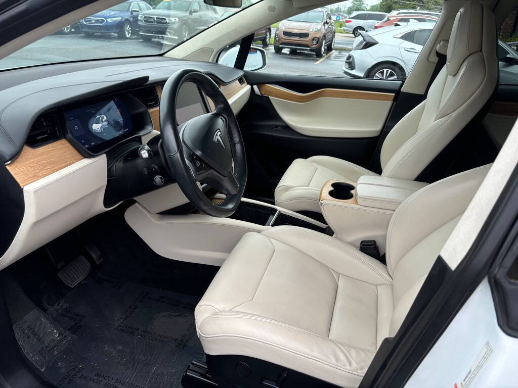 Used 2018 Tesla Model X 75D AWD/4WD image 11