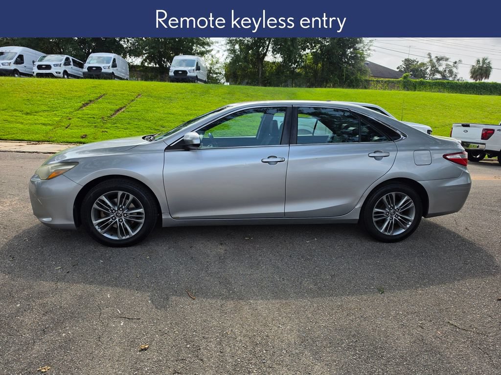 Used 2015 Toyota Camry SE FWD video 2