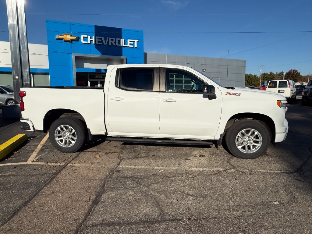 Certified 2022 Chevrolet Silverado 1500 RST w/ Z71 Off-Road Package AWD/4WD image 8