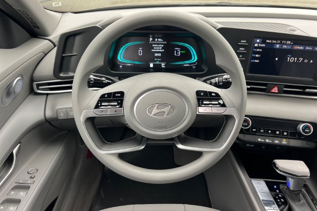 New 2026 Hyundai Elantra Hybrid FWD image 13