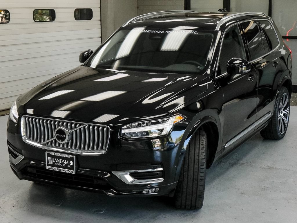 Used 2024 Volvo XC90 B5 Plus AWD/4WD image 9
