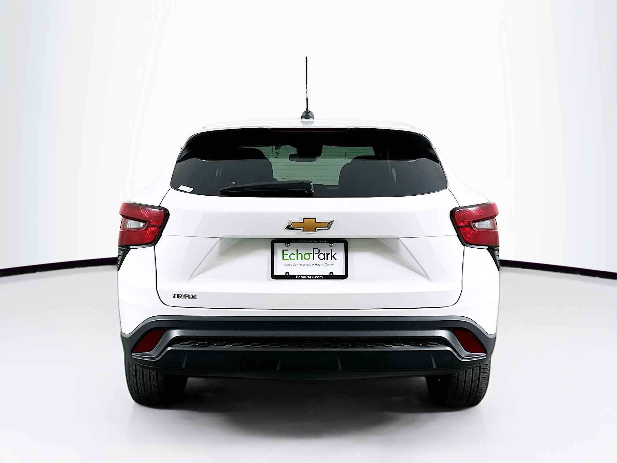 Used 2025 Chevrolet Trax LS image 7