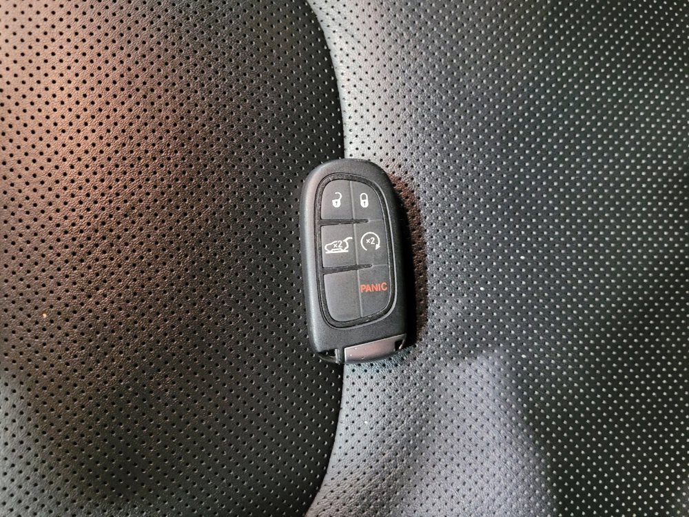 Used 2022 Jeep Cherokee Limited image 32