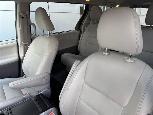 Certified 2019 Toyota Sienna XLE w/ XLE Navigation Package AWD/4WD image 12