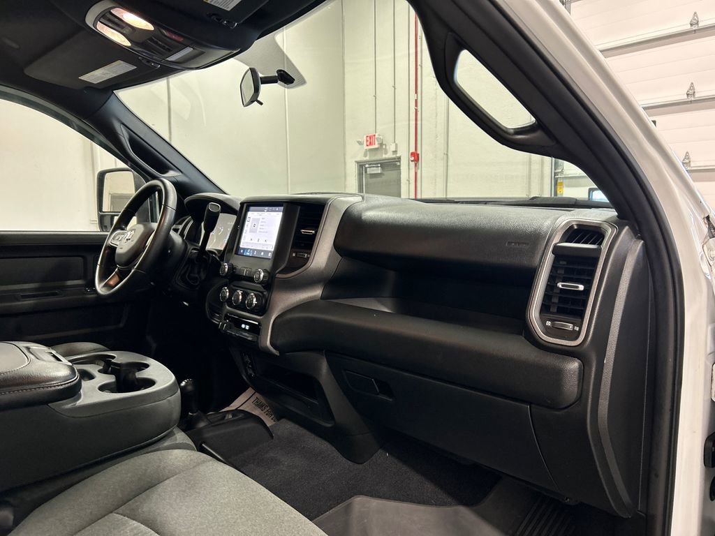 Used 2024 RAM 3500 Tradesman w/ Chrome Appearance Group image 33