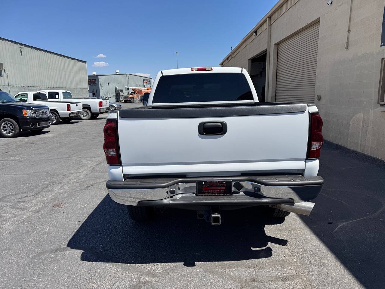 Used 2007 Chevrolet Silverado 2500 LT w/ Heavy-Duty Power Package AWD/4WD image 9