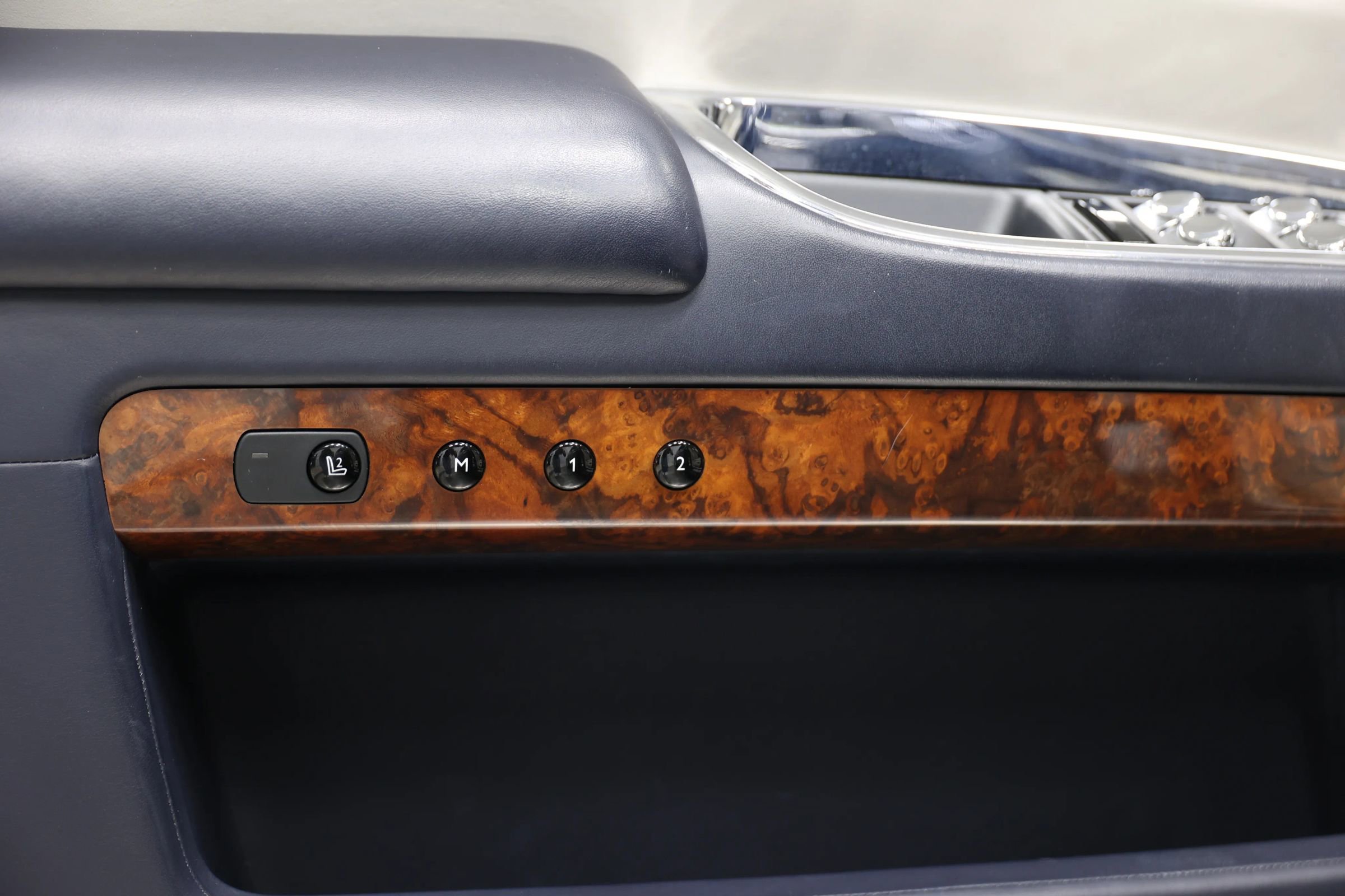 Used 2015 Rolls-Royce Ghost image 13