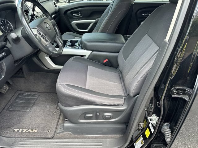 Used 2021 Nissan Titan SV w/ SV Convenience Package AWD/4WD image 10