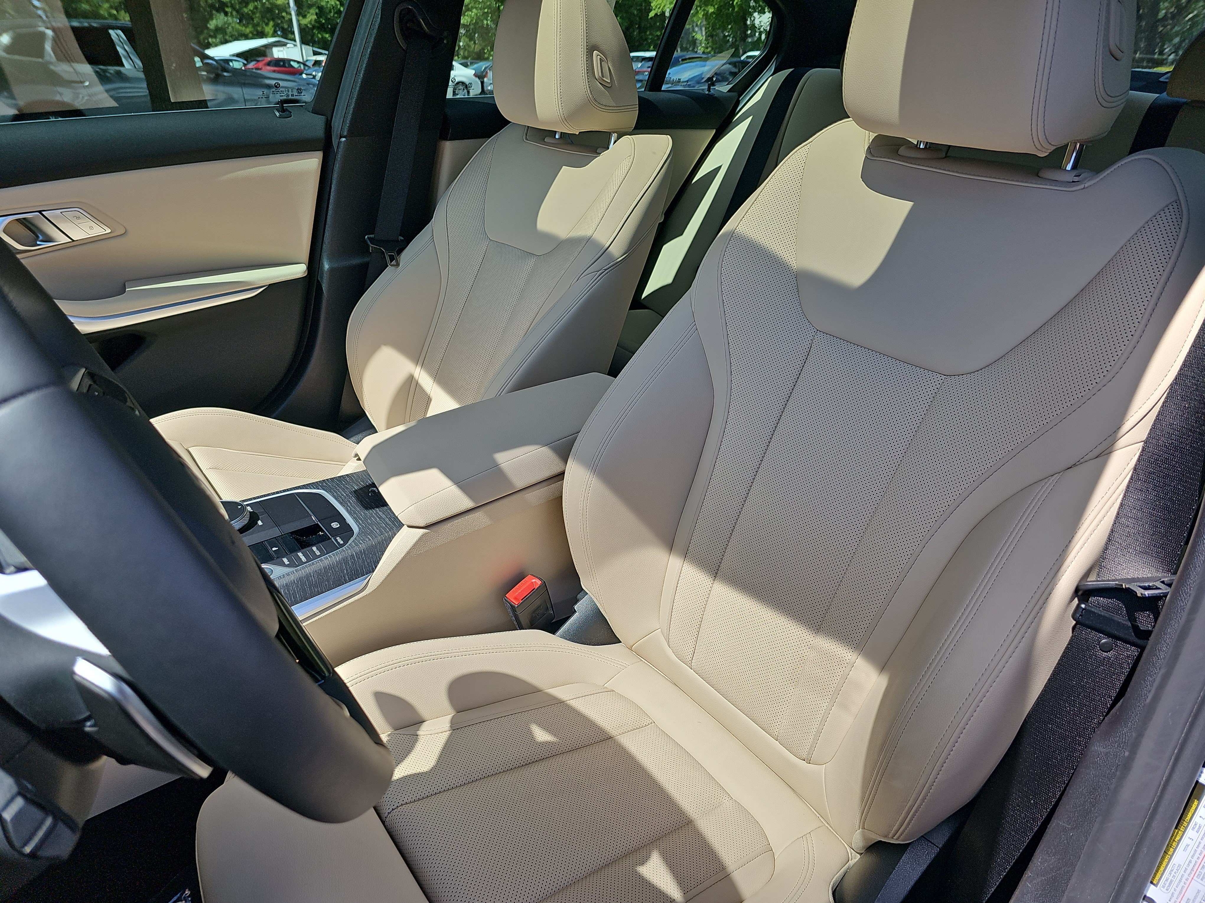 Certified 2025 BMW 330i Sedan w/ Premium Package RWD image 17