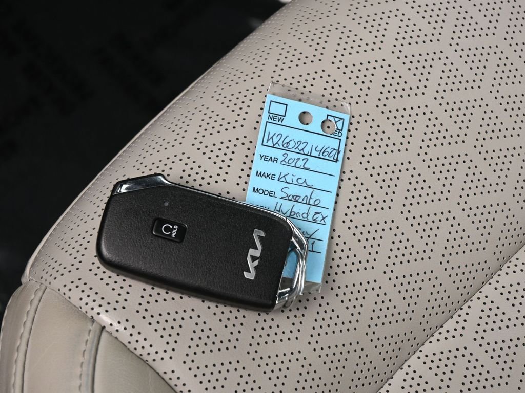 Used 2022 Kia Sorento EX w/ Panoramic Sunroof Package image 19