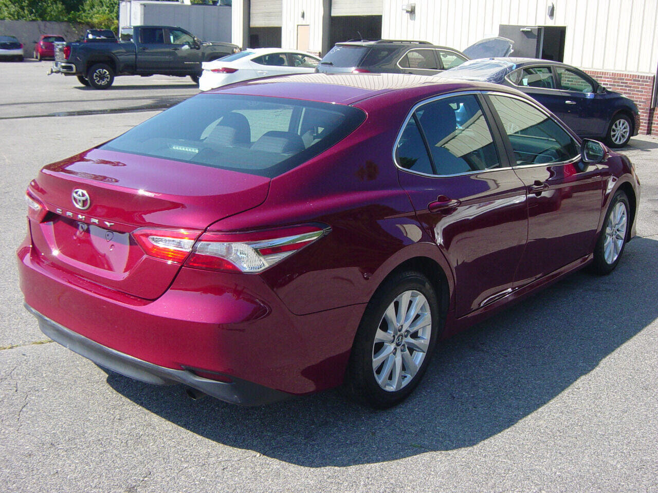 Used 2018 Toyota Camry L image 4