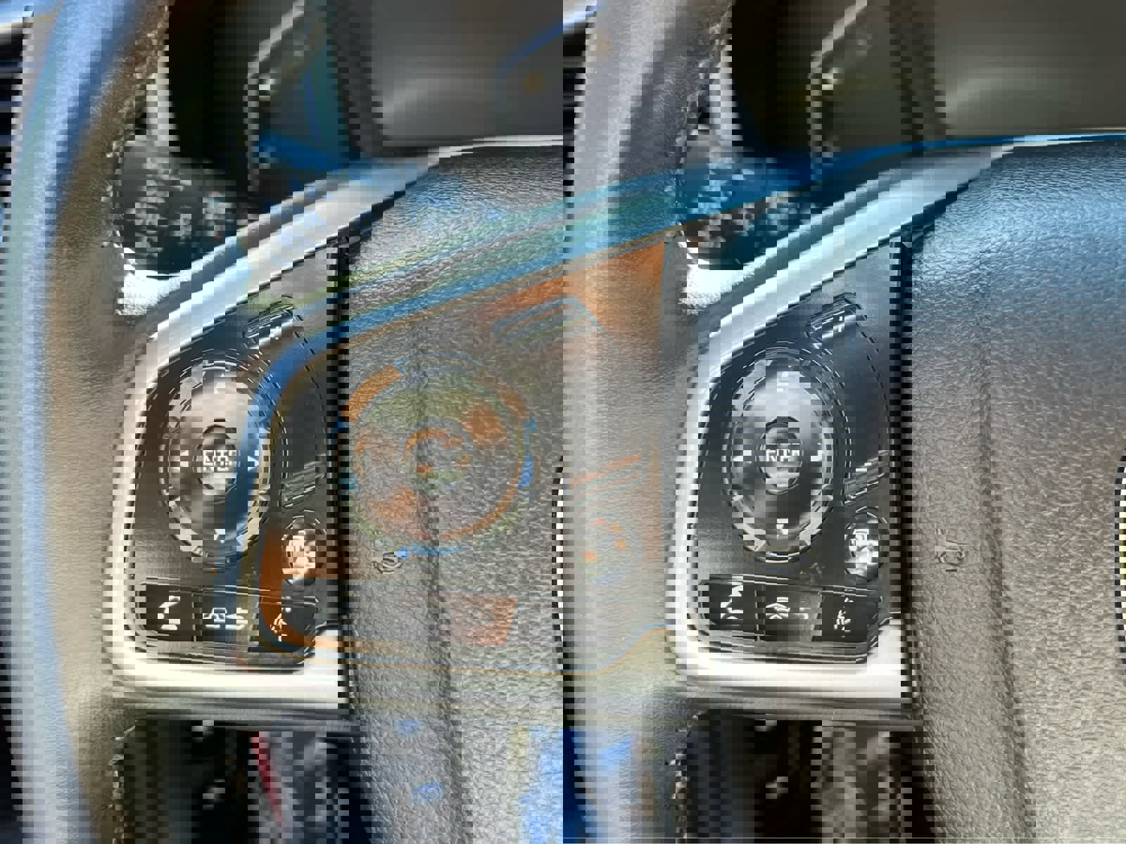 Used 2020 Honda CR-V Touring image 30