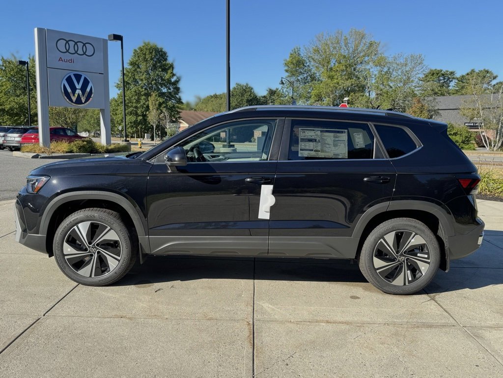 New 2025 Volkswagen Taos SE image 14