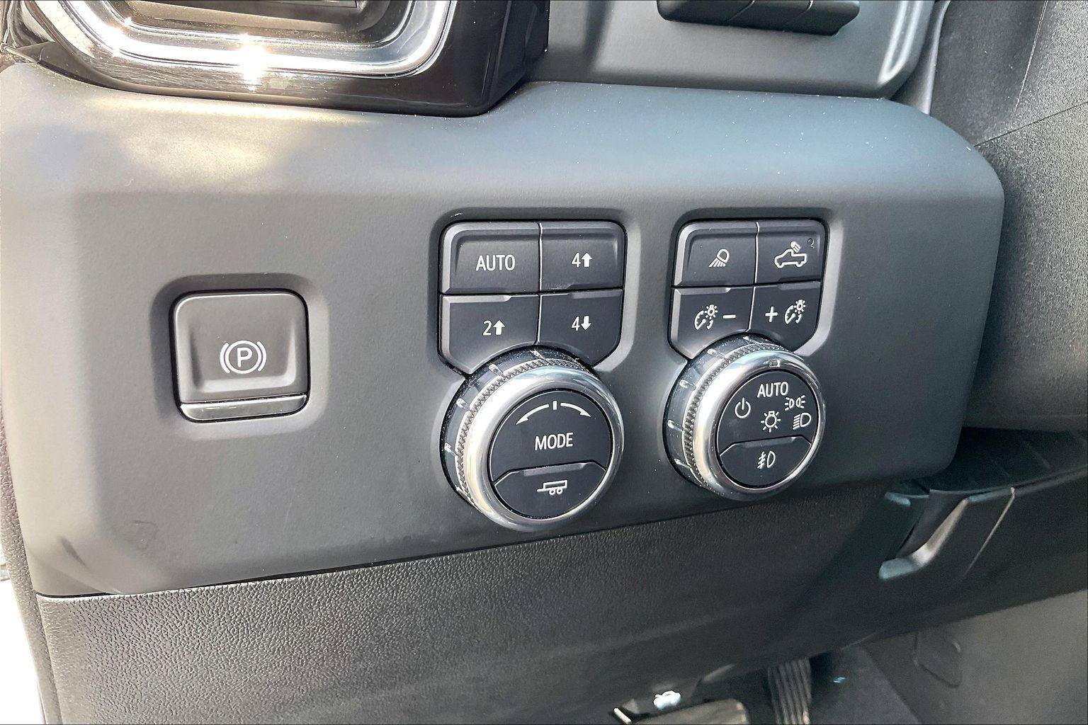 Used 2024 GMC Sierra 2500 Denali Ultimate AWD/4WD image 36