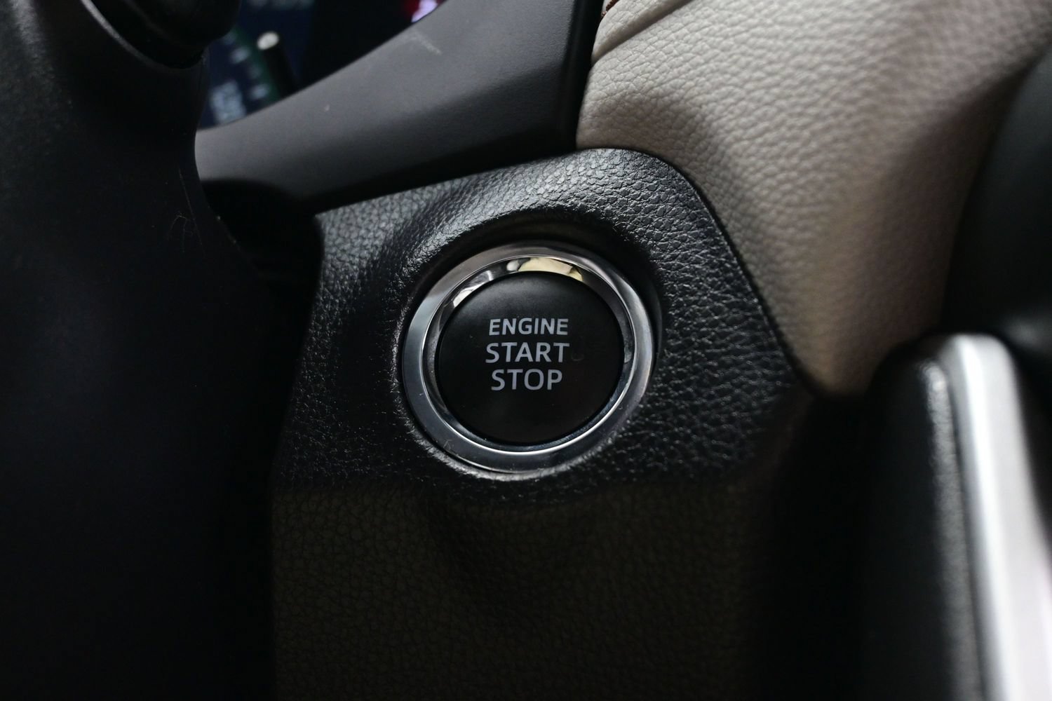 Used 2025 Toyota RAV4 XLE Premium w/ Weather Package FWD image 24