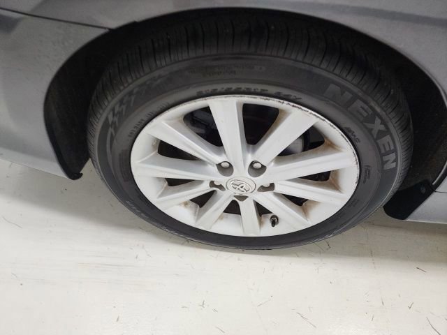 Used 2013 Toyota Camry XLE image 38