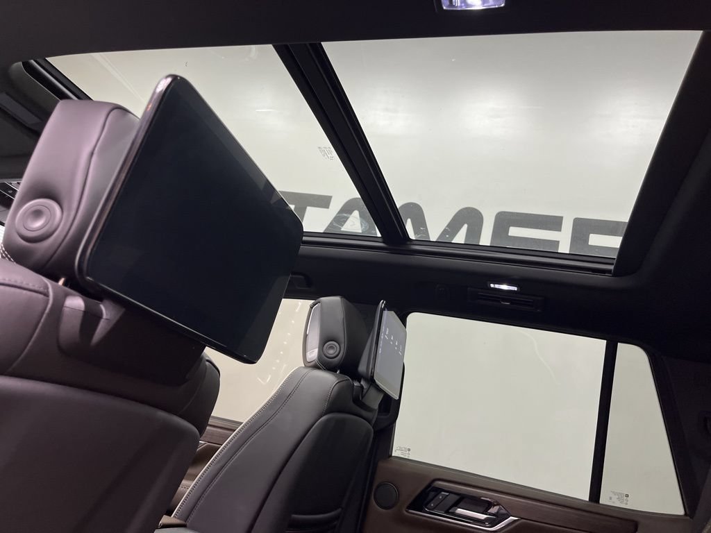 Used 2026 GMC Yukon Denali Ultimate w/ LPO, Floor Liner Package AWD/4WD image 16