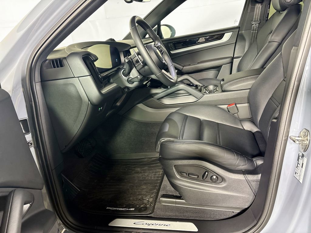 Used 2024 Porsche Cayenne Coupe w/ Premium Package Plus image 11