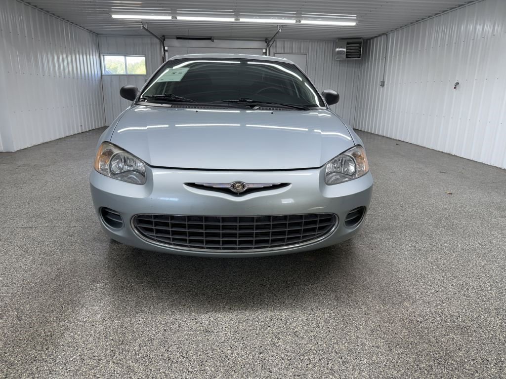 Used 2002 Chrysler Sebring LX image 2