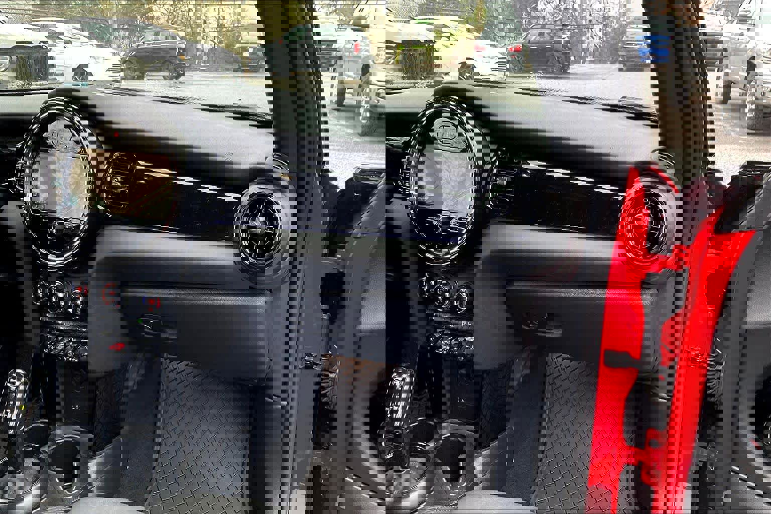 Certified 2024 MINI Cooper S image 17