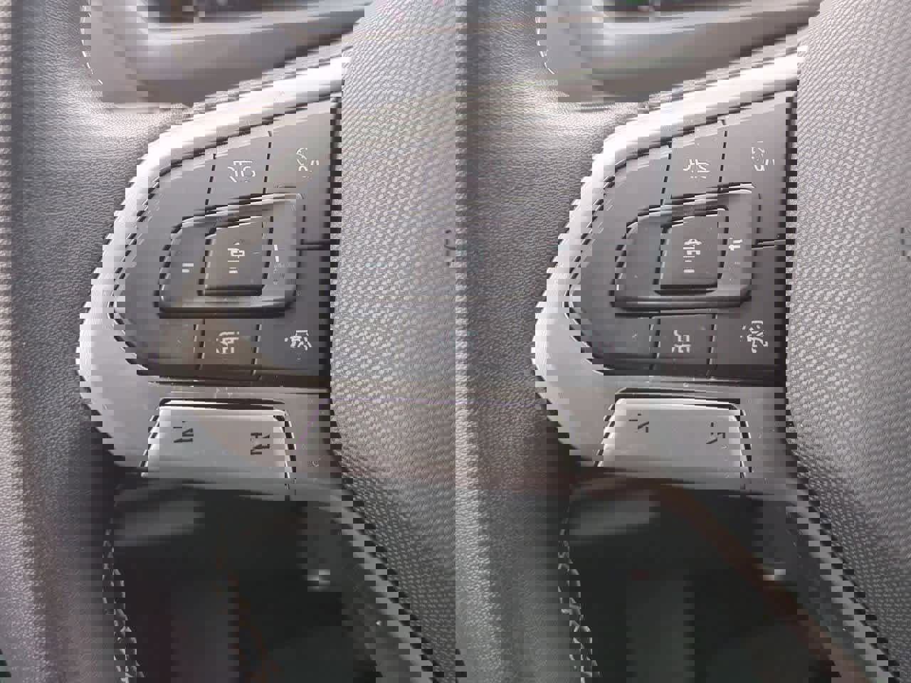 Used 2022 Volkswagen Tiguan SE image 22