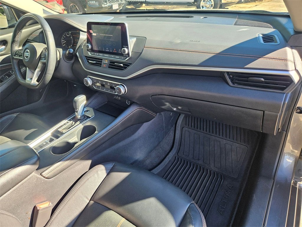 Used 2021 Nissan Altima 2.5 SR w/ SR Premium Package image 18