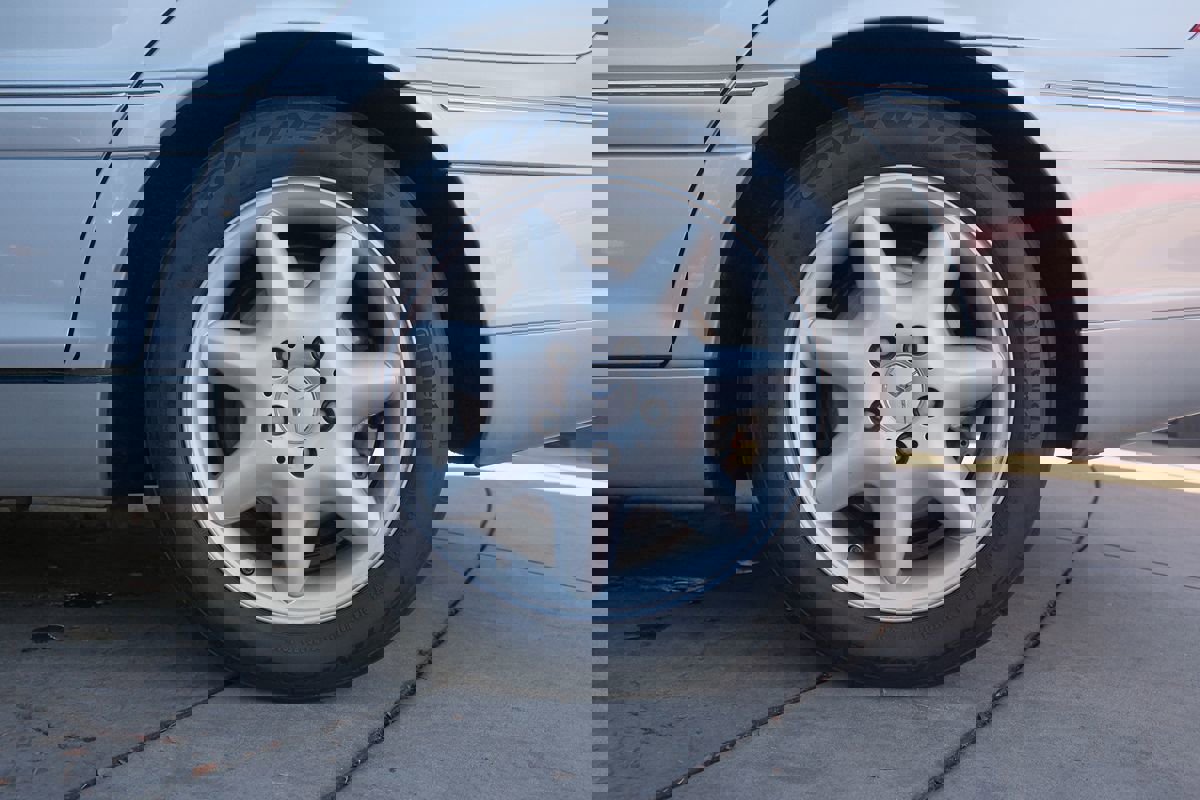 Used 2002 Mercedes-Benz C 320 Sedan image 37