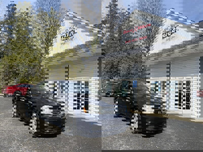 Used 2012 Dodge Avenger SXT image 1