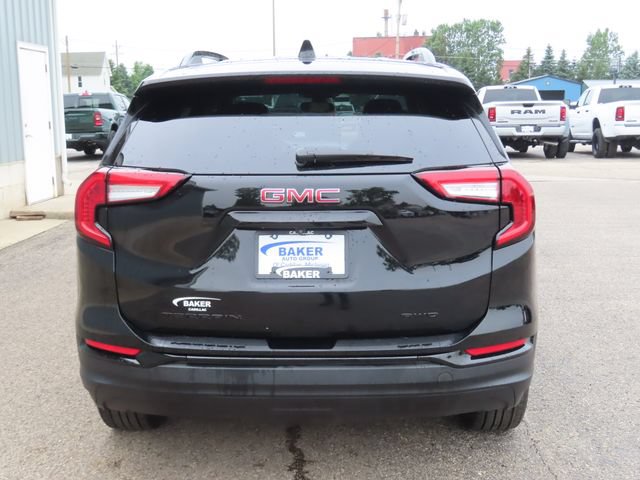 Used 2024 GMC Terrain SLT w/ Elevation Edition AWD/4WD image 9