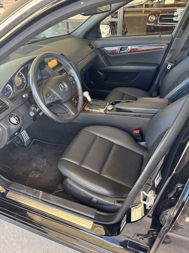 Used 2010 Mercedes-Benz C 300 Sedan image 9