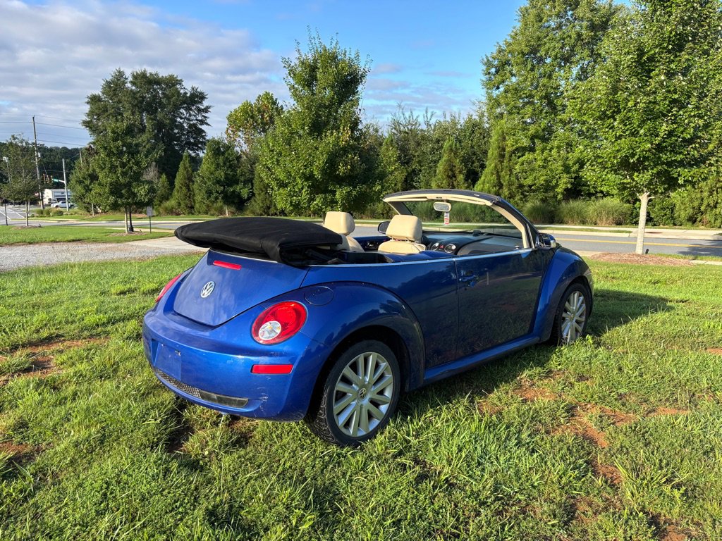 Used 2008 Volkswagen Beetle SE image 5