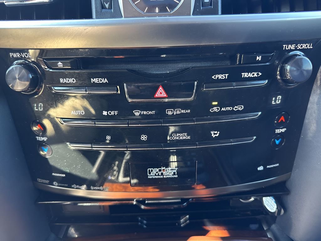 Used 2016 Lexus LX 570 4WD image 22